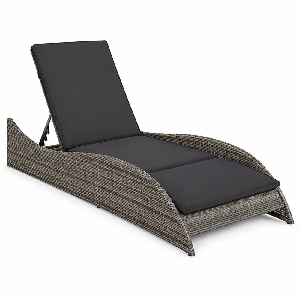 Lettino in Rattan Grigio con Cuscino Nero